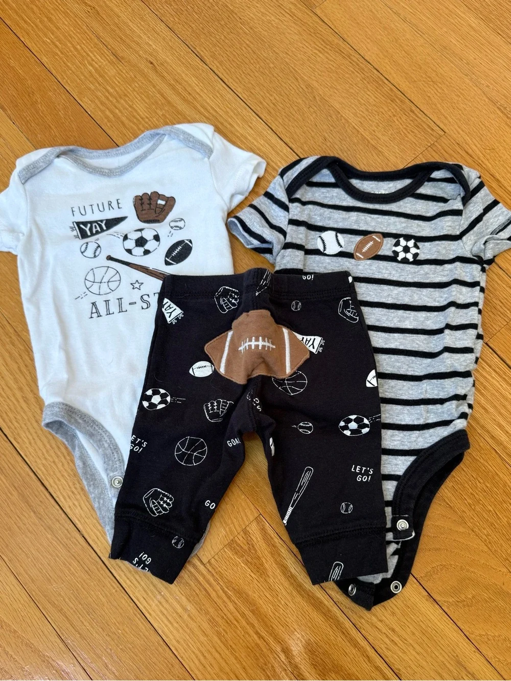 Carter’s onesie & pants set, size 3 month